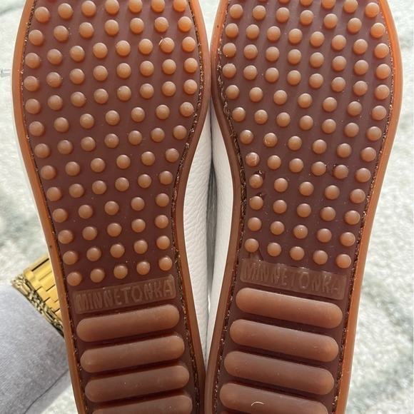 Minnetonka white loafers Kilty Plus slip on leather 5 - Picture 8 of 12